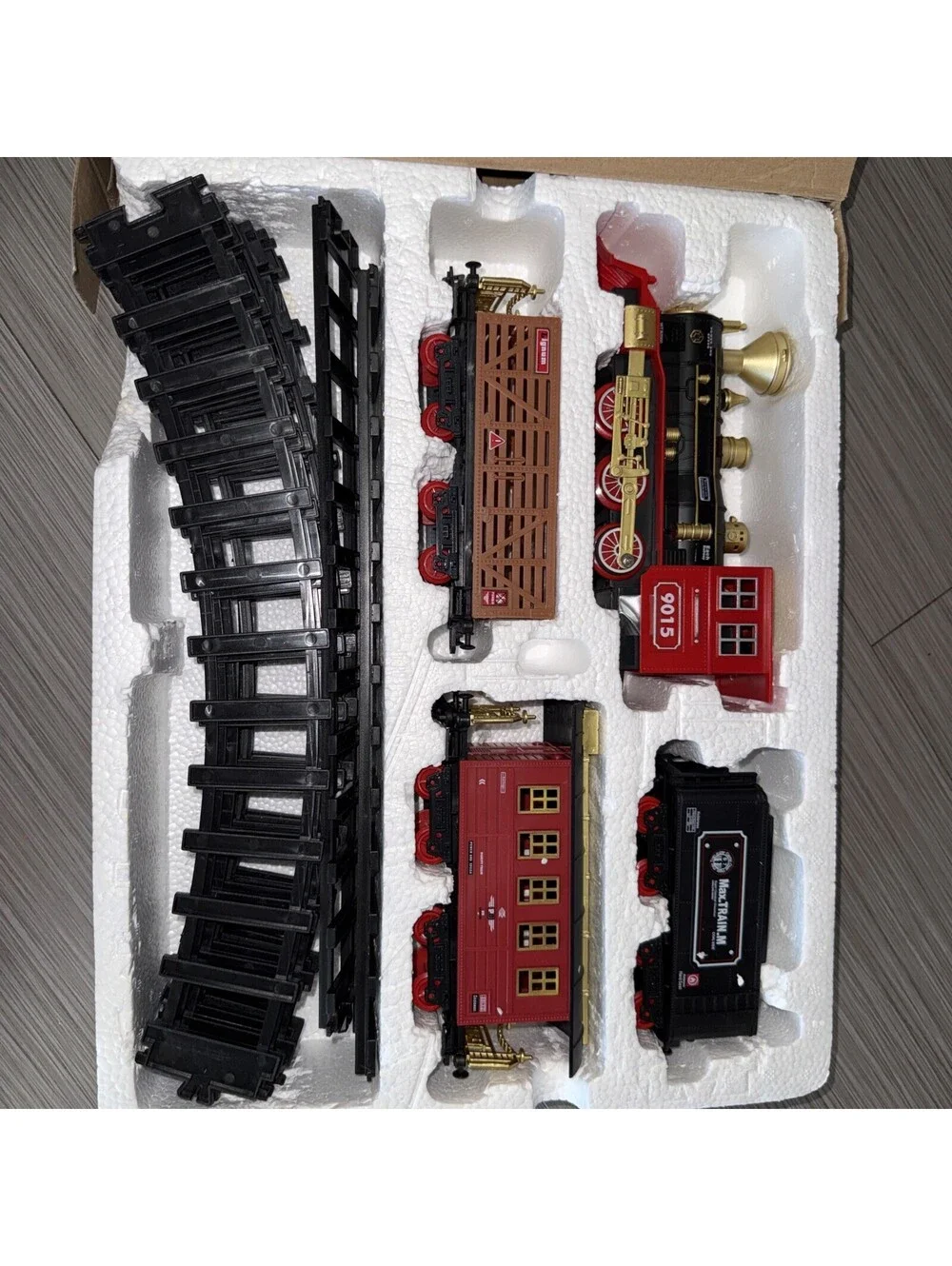 Hot Bee 9015 Classical Train Set with Smoke Light and Battery Operation